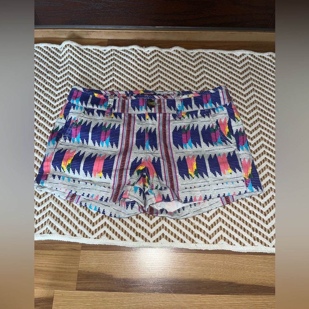 American Eagle Outfitters size 2 colorful Aztec midi stretch shorts